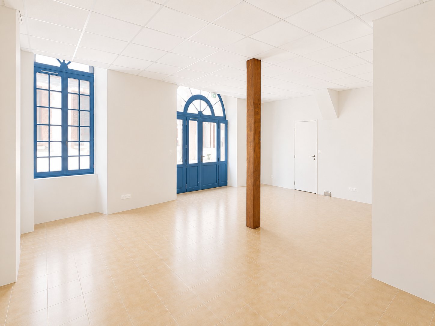 Local traversant avec double accès rue et intérieur
